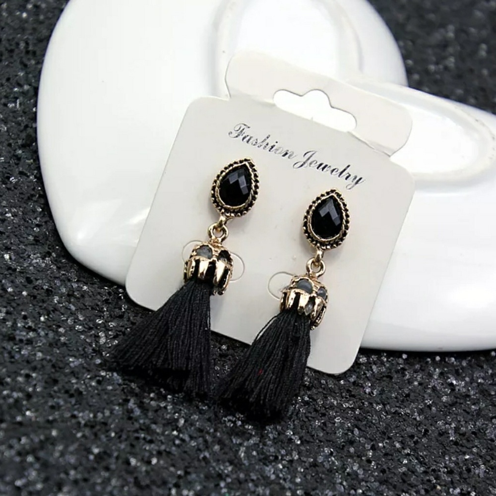 3 for $15💕 Tassle Earrings - Picture 4 of 4